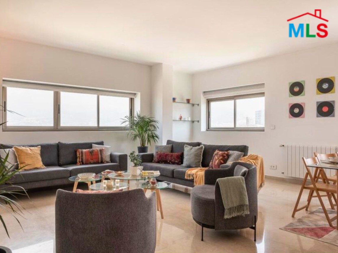 Bright & Unfurnished Apartment For Sale in Mar Mikhael
