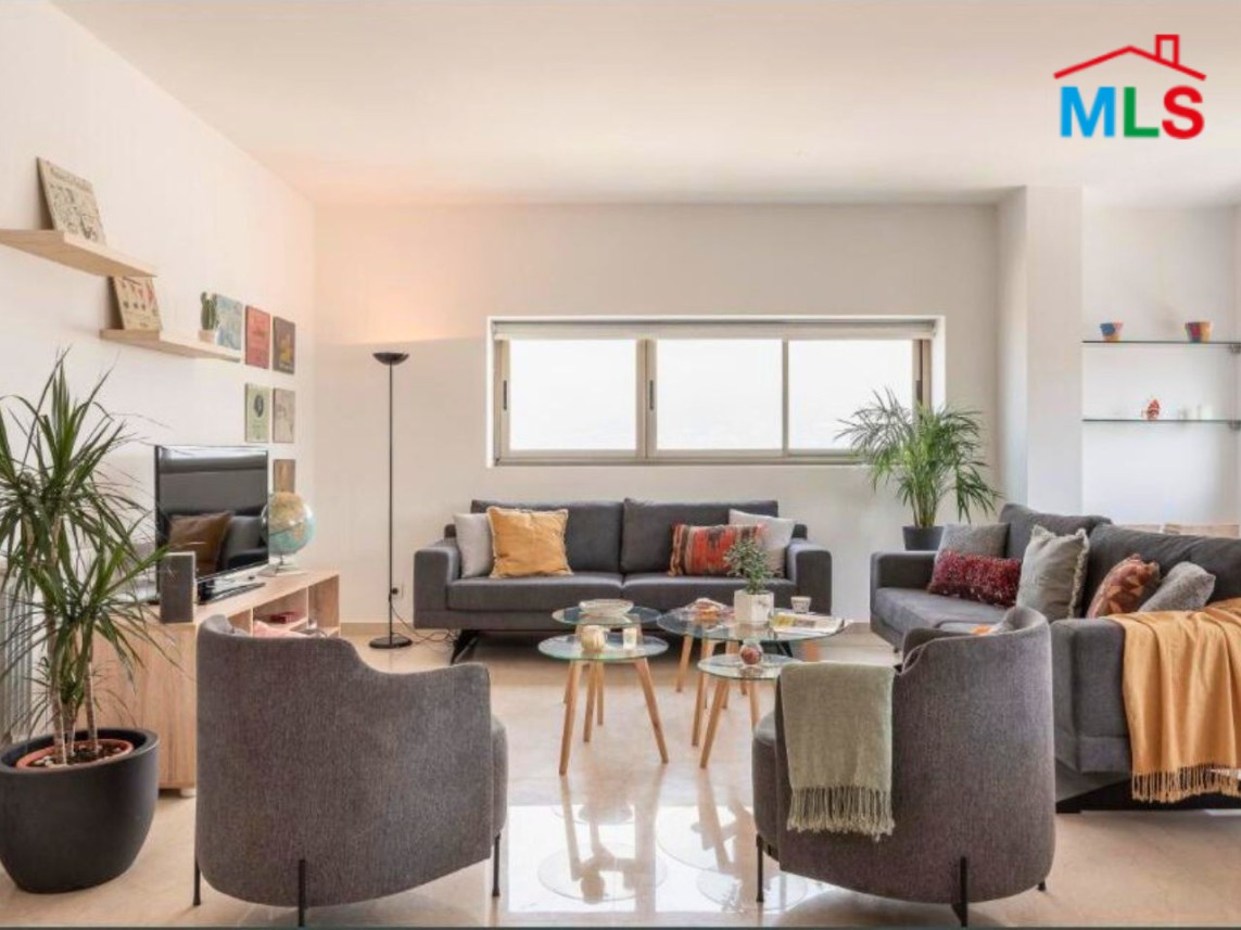 Bright & Unfurnished Apartment For Sale in Mar Mikhael