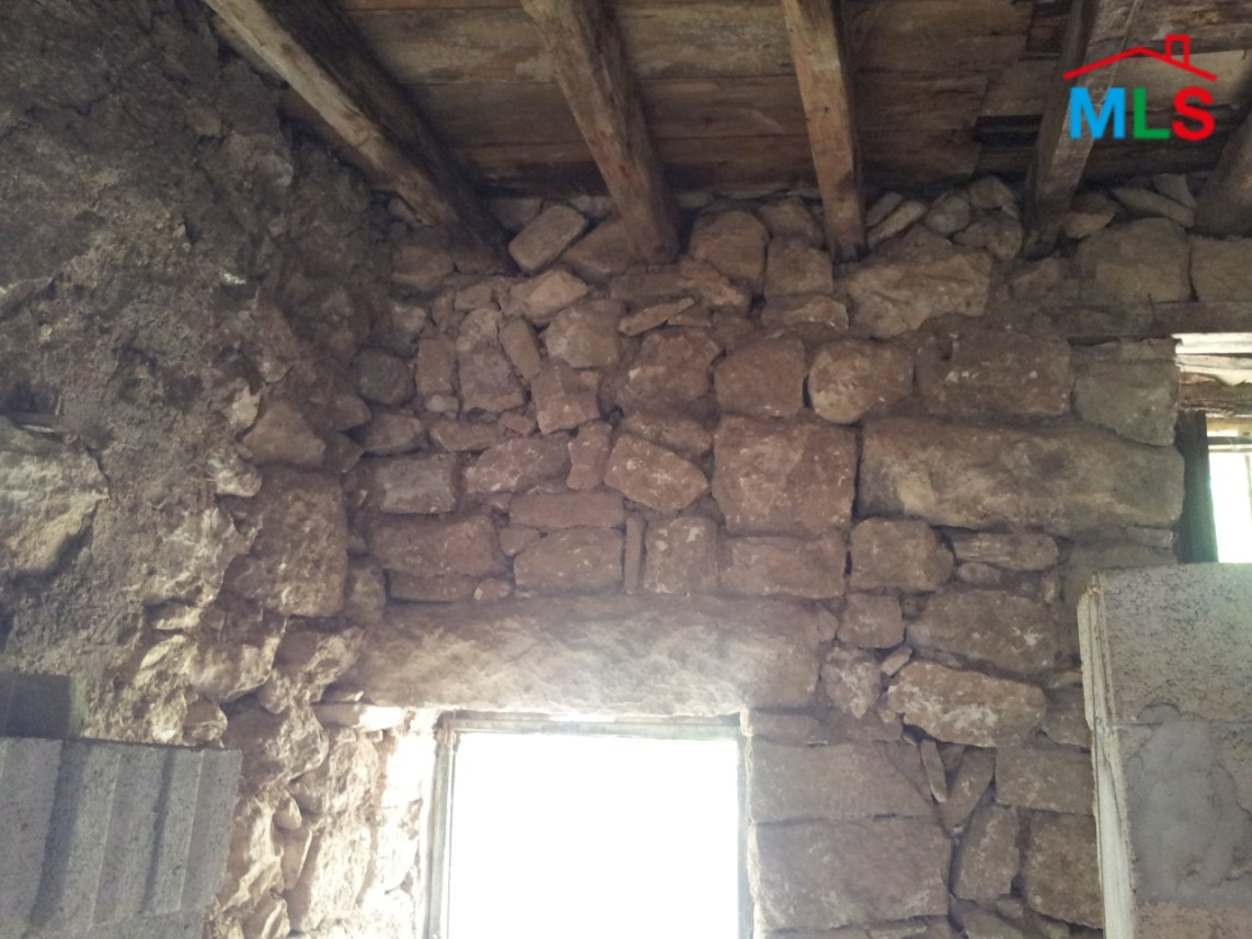 Land With An Old House For Sale in Ghazir
