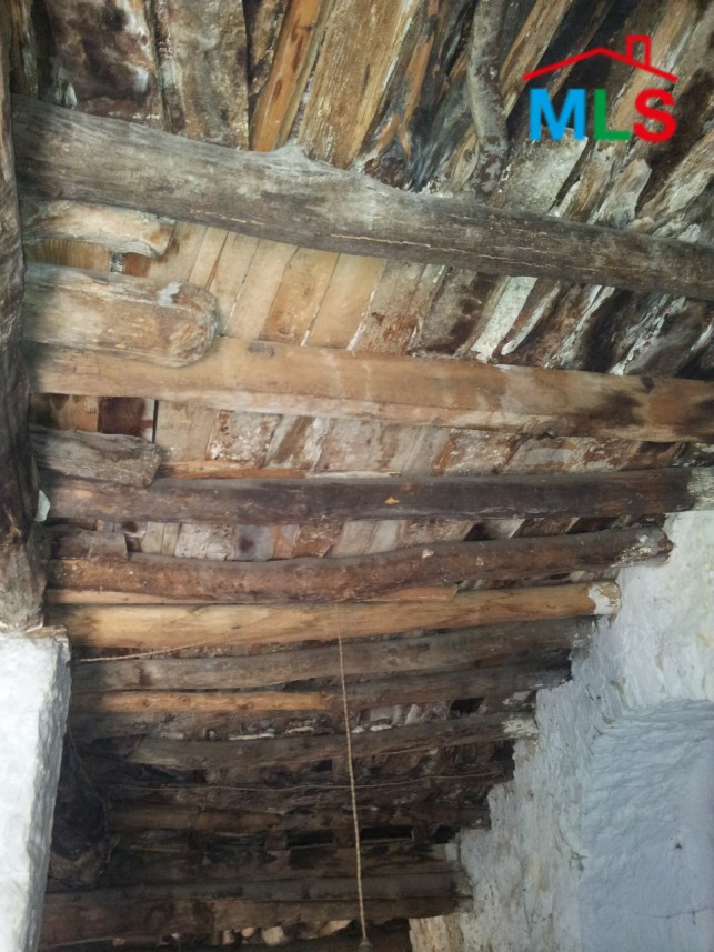 Land With An Old House For Sale in Ghazir