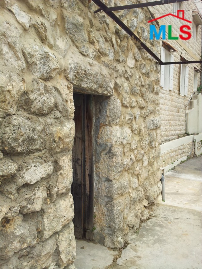 Land With An Old House For Sale in Ghazir