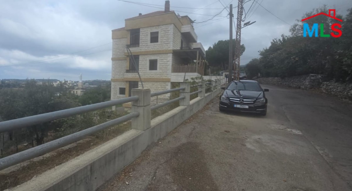 A 550 SQM Land For Sale In Ghedras