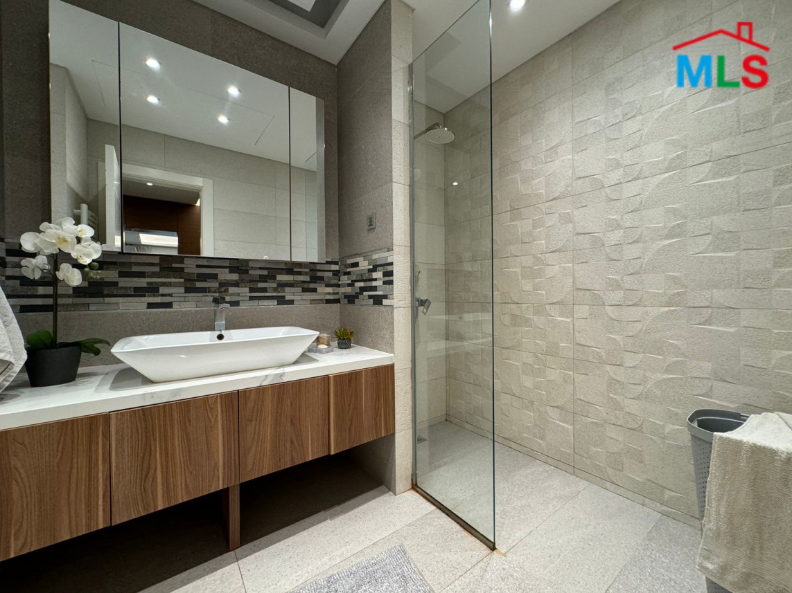 Brand New Super Deluxe Fully Furnished Apartment For Sale In Qannabet Broumana