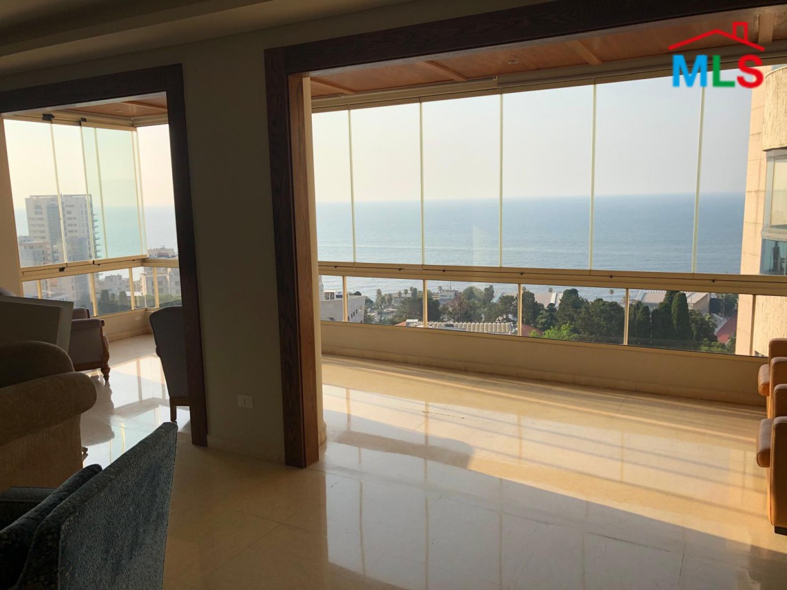 Spacious Luxurious Apartment For Sale In Hamra, Ras Beirut