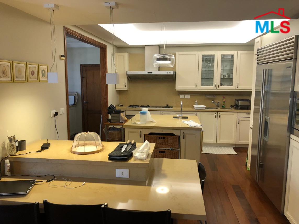 Spacious Luxurious Apartment For Sale In Hamra, Ras Beirut
