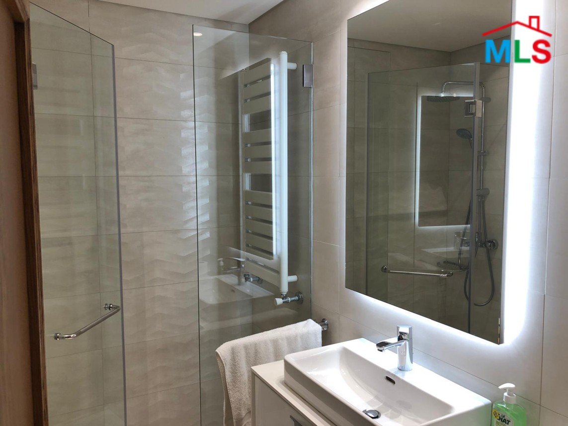 Spacious Luxurious Apartment For Sale In Hamra, Ras Beirut