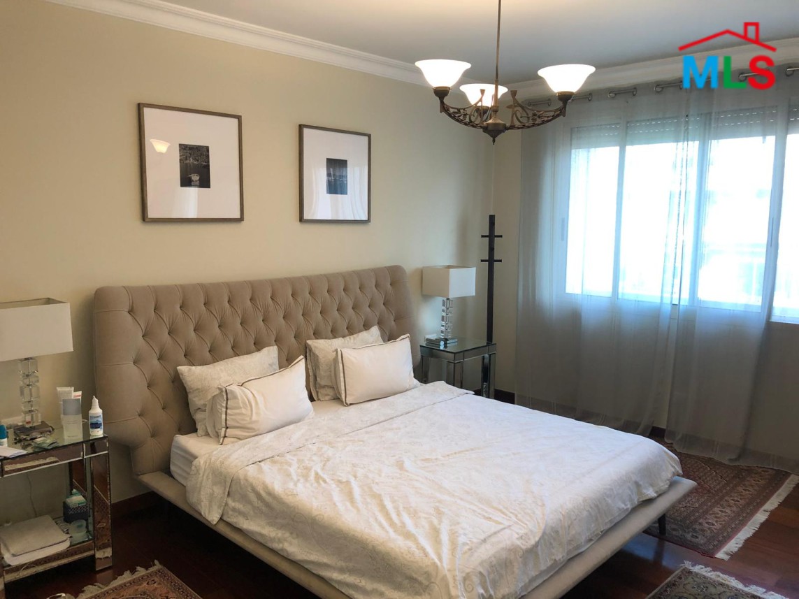 Spacious Luxurious Apartment For Sale In Hamra, Ras Beirut
