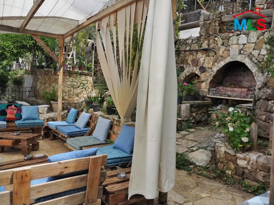 Old House For Sale in Ghazir With Mountain View