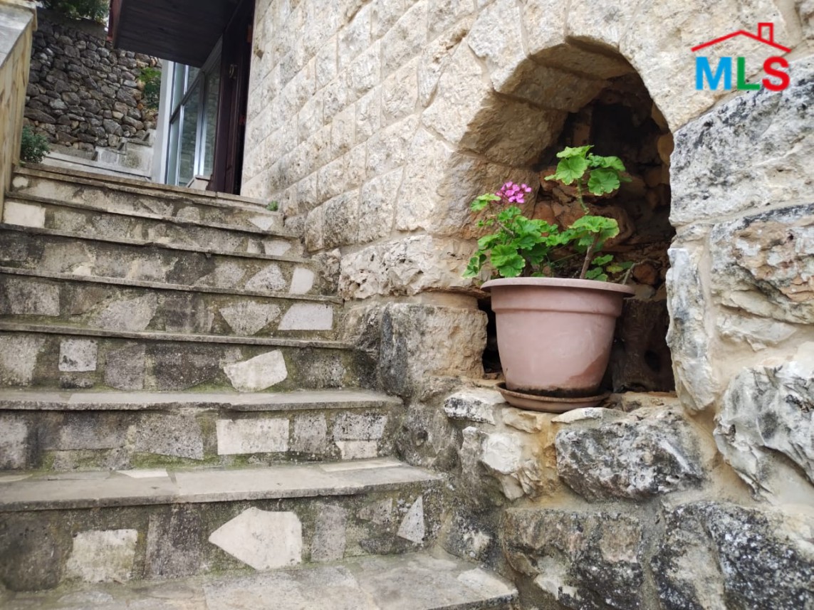 Old House For Sale in Ghazir With Mountain View