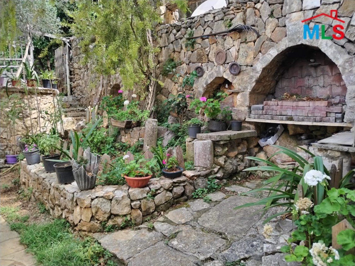 Old House For Sale in Ghazir With Mountain View