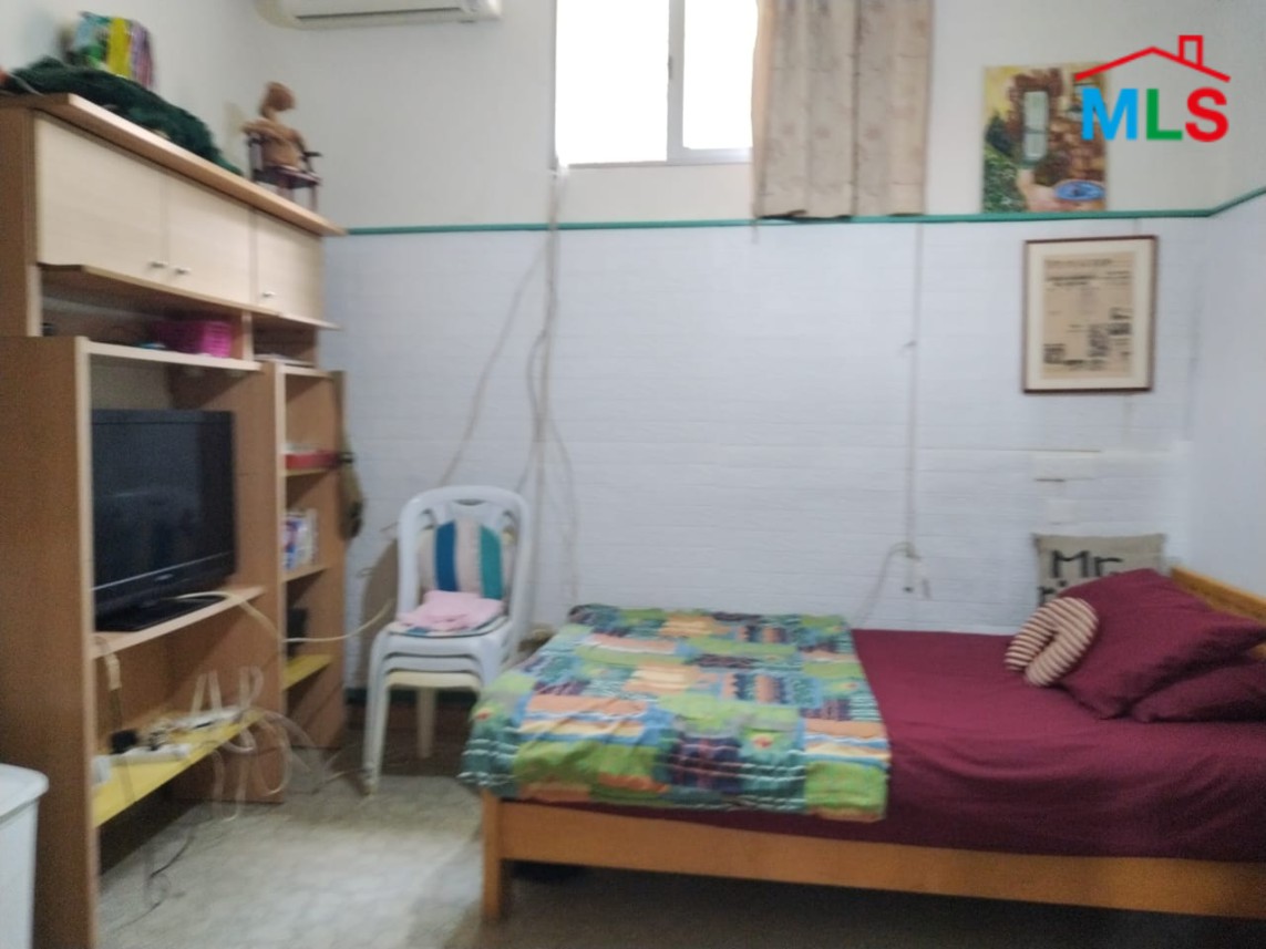 Old House For Sale in Ghazir With Mountain View