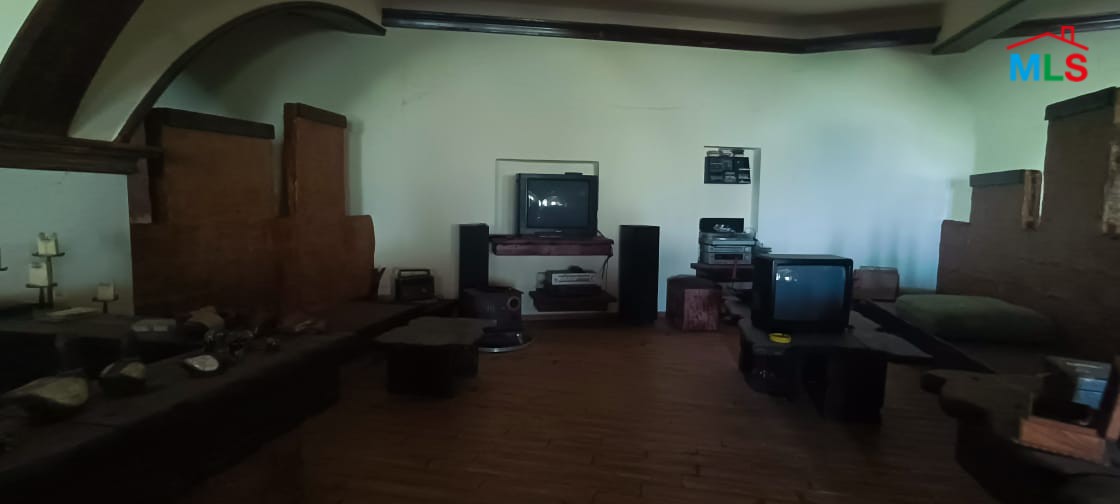 Hotel For Sale In Azra- Needs Renovation