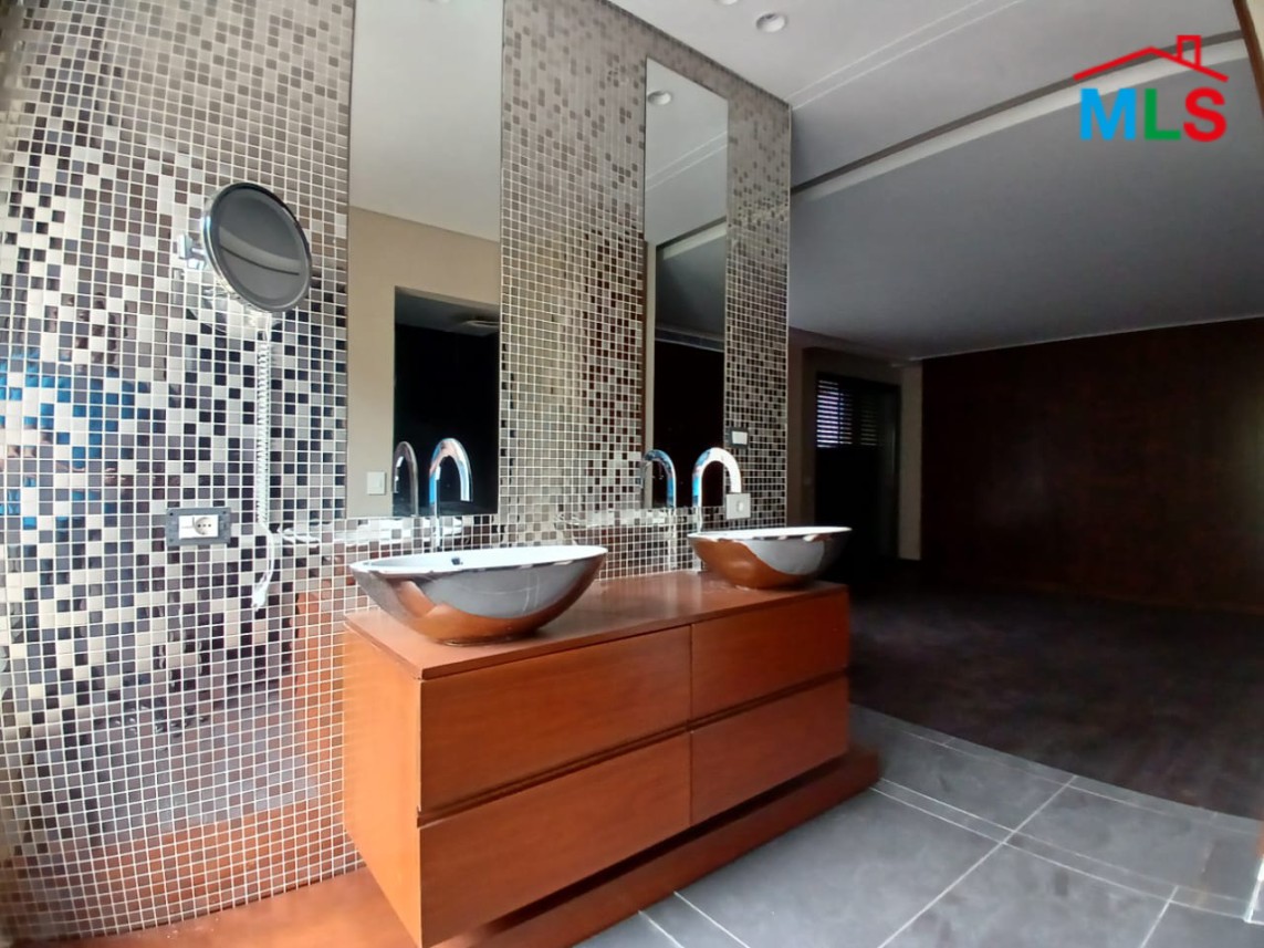 A High-End Finishing Apartment With Panoramic View For Sale In Biyada