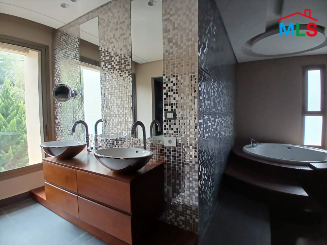A High-End Finishing Apartment With Panoramic View For Sale In Biyada