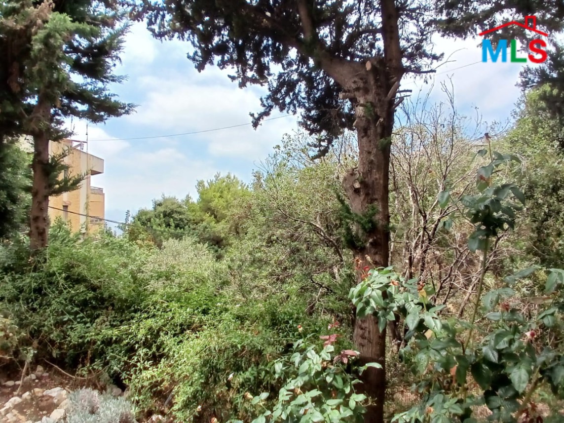 A 940 SQM Land With Open View For Sale in Rabieh