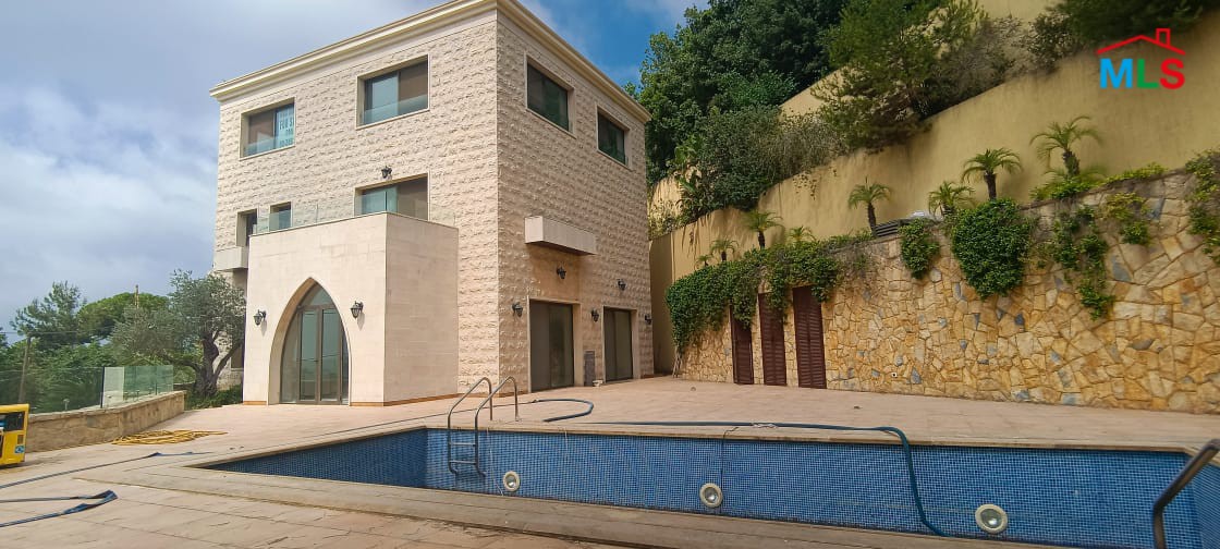 Triplex Villa For Sale in Chnaniir With Panoramic View