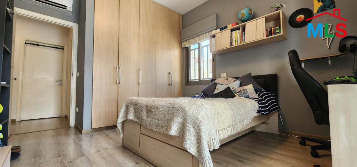 Luxurious Apartment With High-End Finishing For Sale In Mar Takla Hazmieh