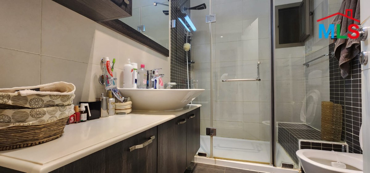 Luxurious Apartment With High-End Finishing For Sale In Mar Takla Hazmieh