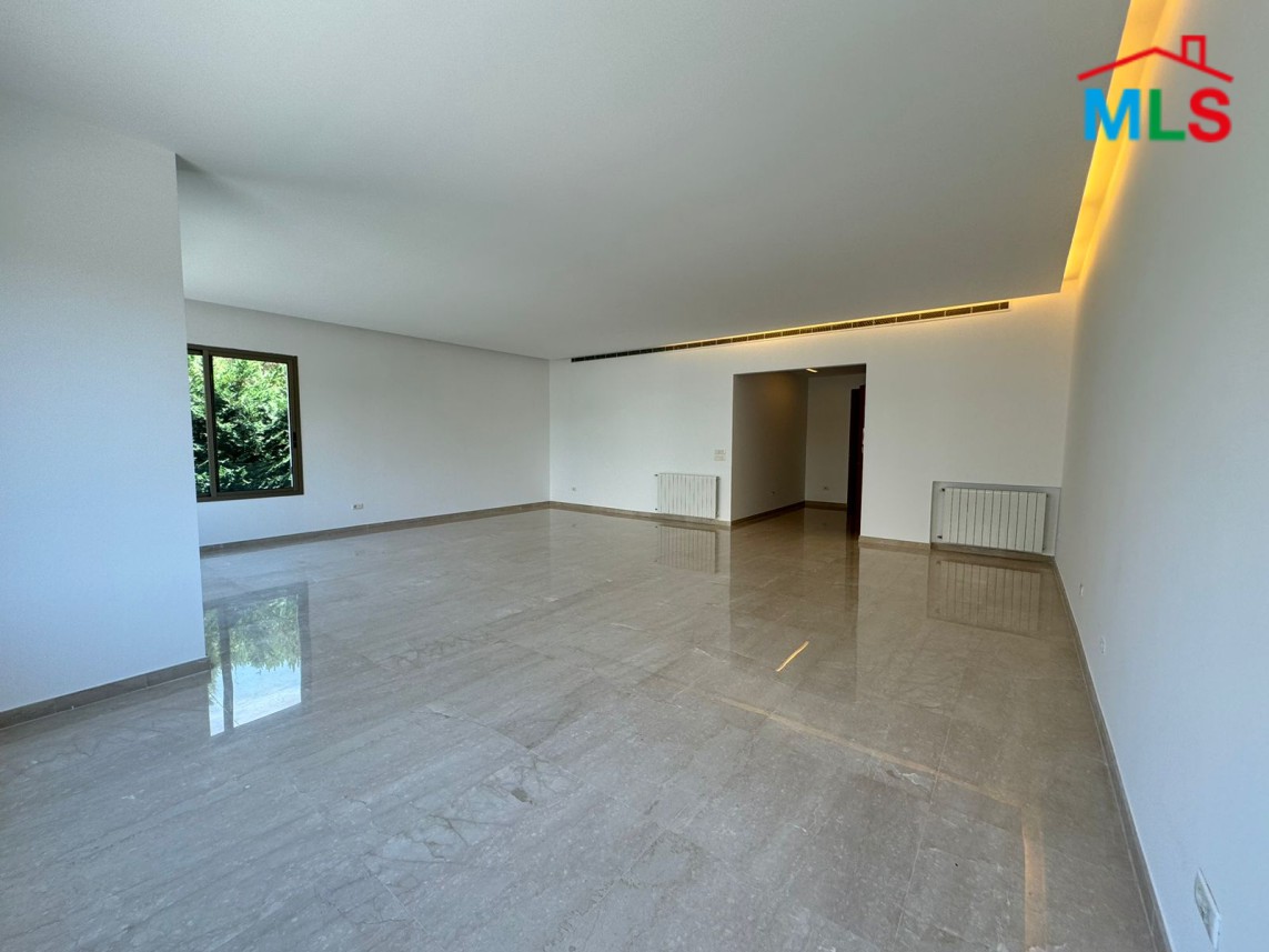 Luxurious High-End Finishing Apartment With Terrace for Sale In Monteverde