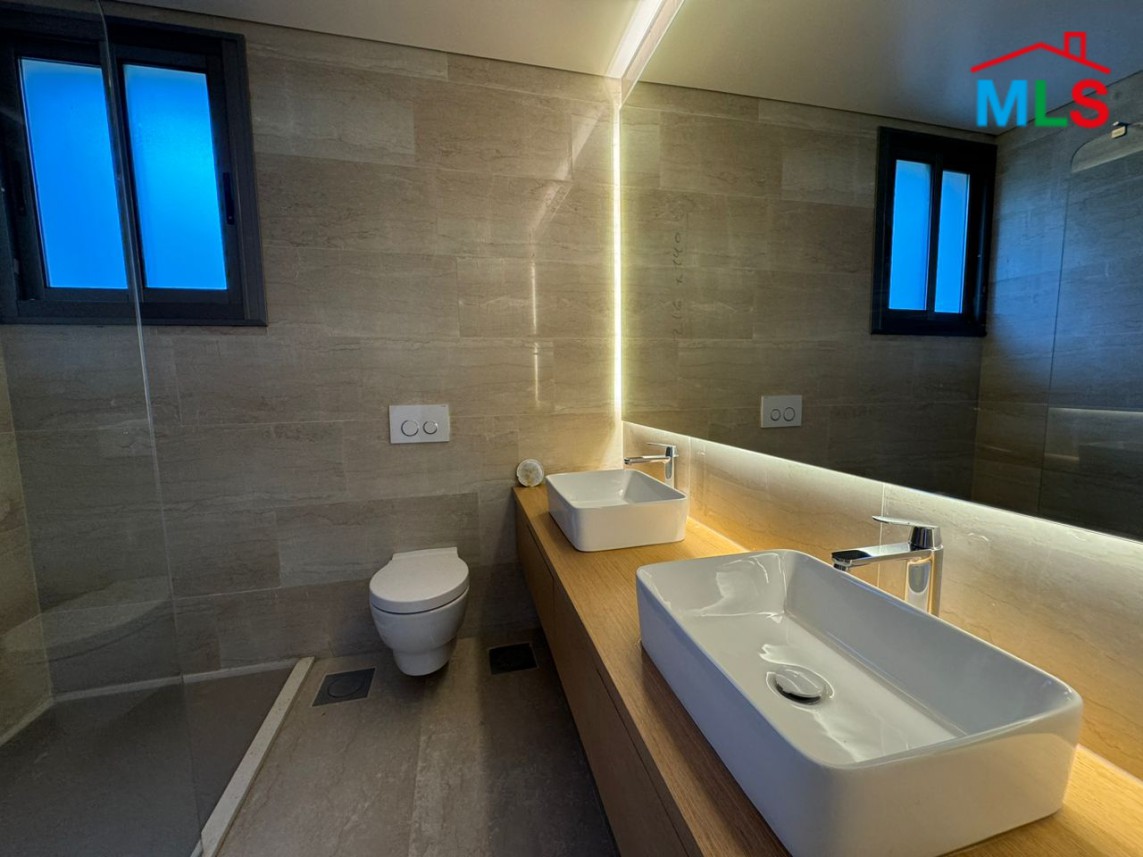 Luxurious High-End Finishing Apartment With Terrace for Sale In Monteverde