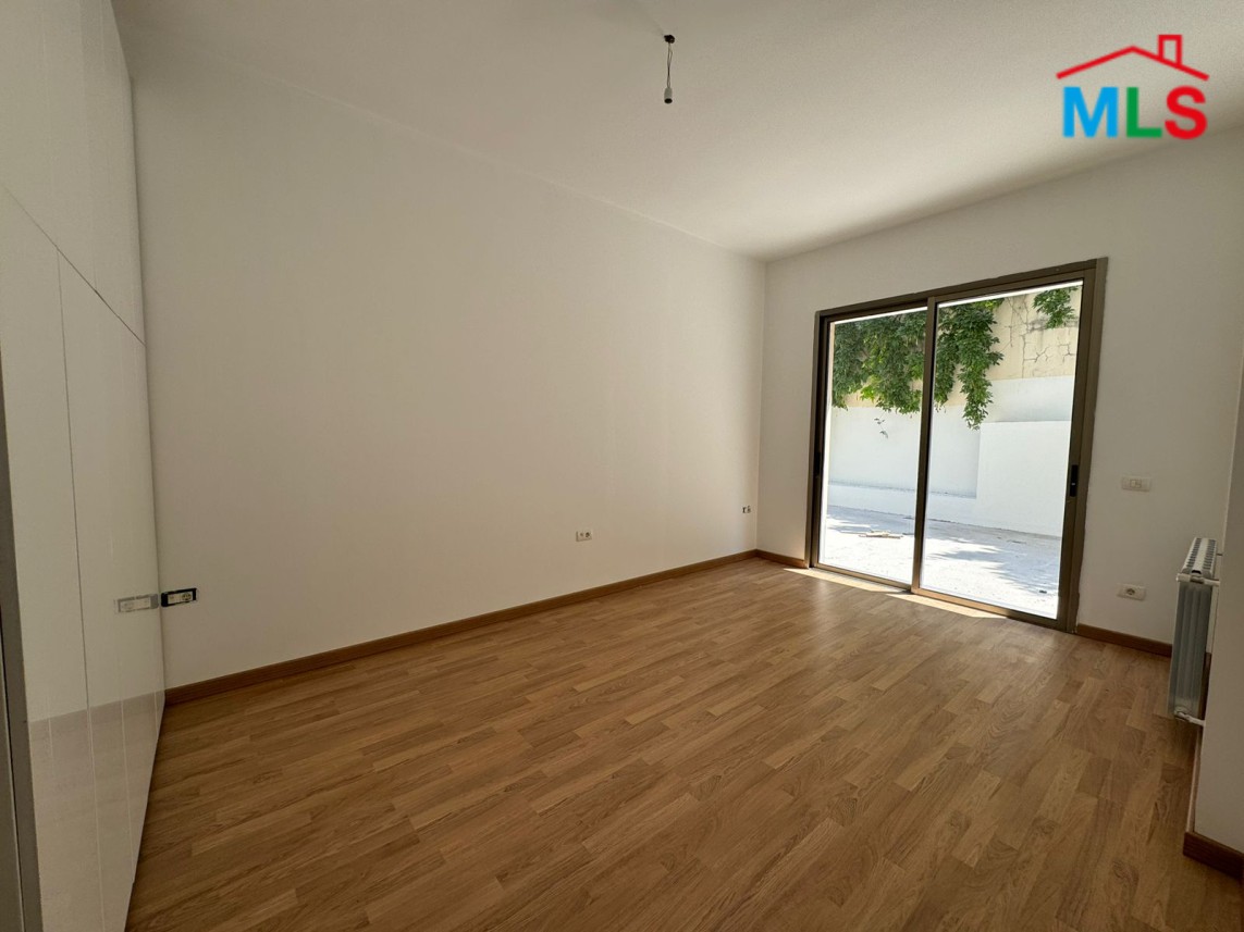 Luxurious High-End Finishing Apartment With Terrace for Sale In Monteverde