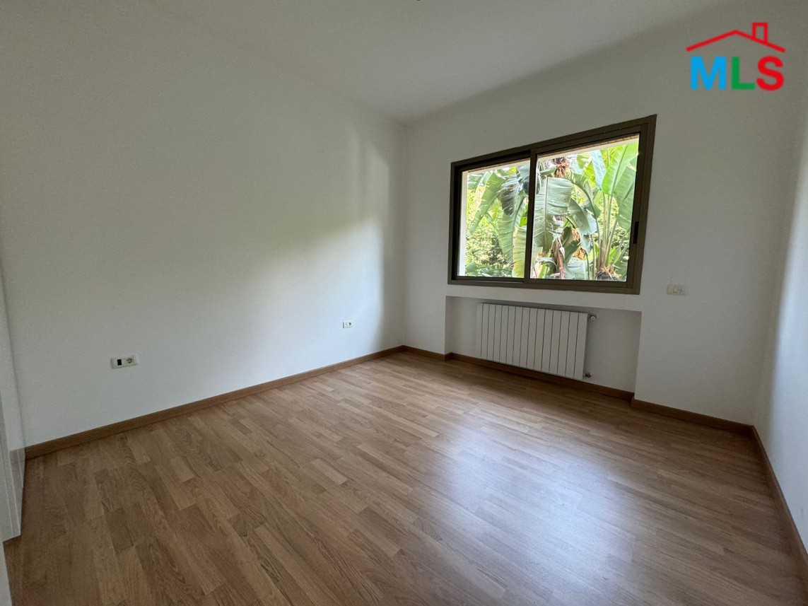 Luxurious High-End Finishing Apartment With Terrace for Sale In Monteverde