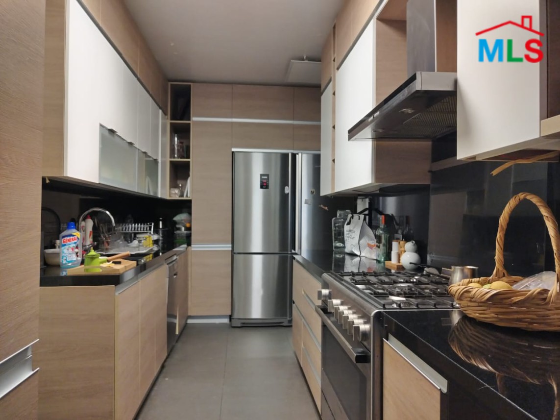 Unfurnished Apartment With Garden And Terrace for Sale In Rayfoun