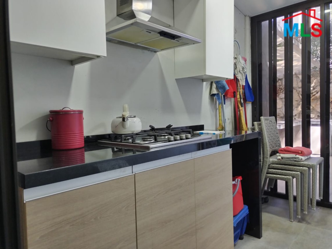 Unfurnished Apartment With Garden And Terrace for Sale In Rayfoun