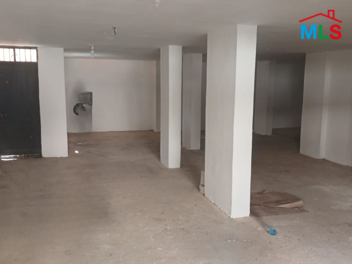 An Open Space Showroom for Sale In Naccache