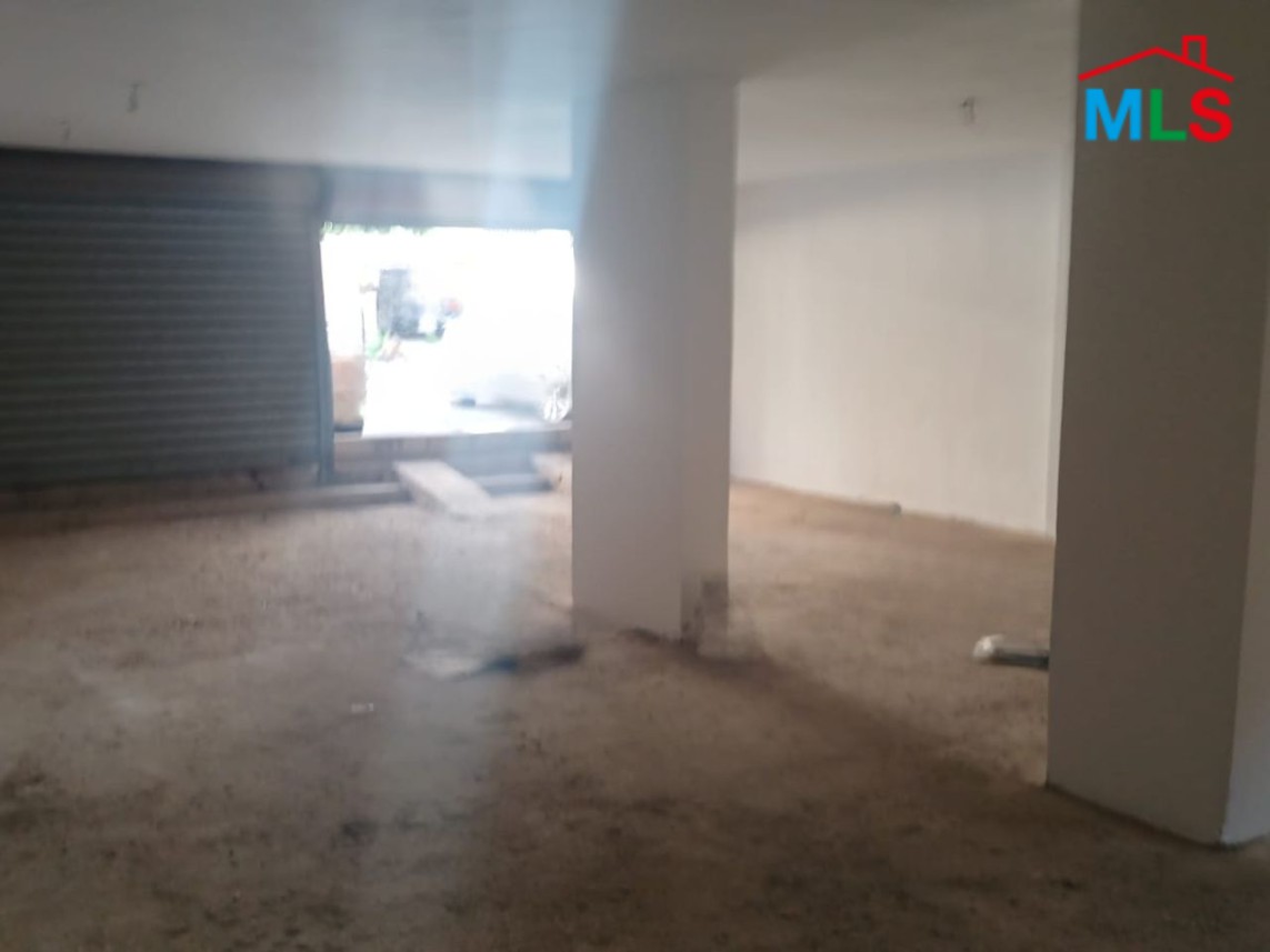 An Open Space Showroom for Sale In Naccache