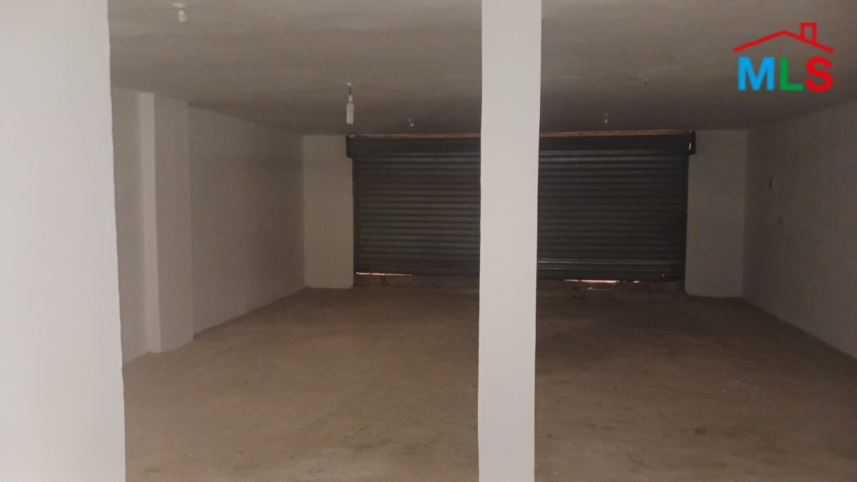 An Open Space Showroom for Sale In Naccache