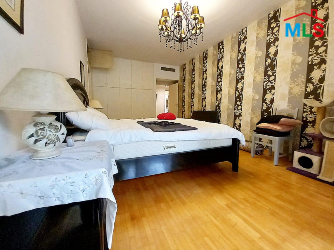 Spacious Apartment for Sale In Mtayleb