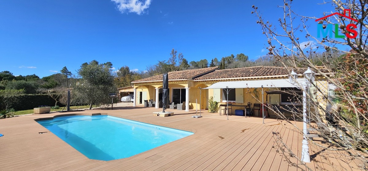 Villa For Sale - Bagnols-en-Forêt - FRANCE