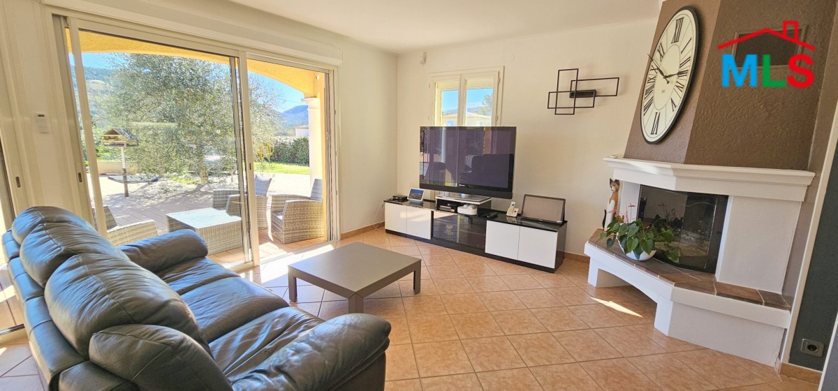 Villa For Sale - Bagnols-en-Forêt - FRANCE