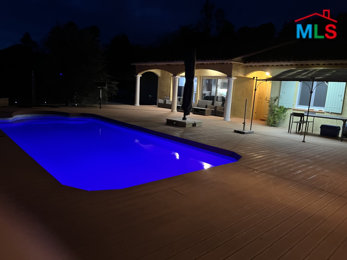 Villa For Sale - Bagnols-en-Forêt - FRANCE