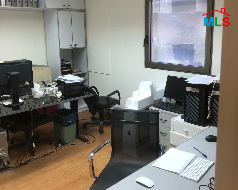 95 SQM Office For Sale in Gemmayzeh, Saifi