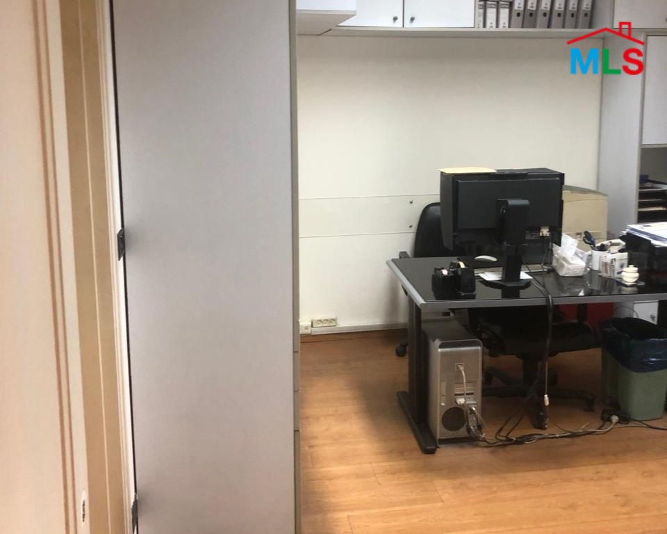 95 SQM Office For Sale in Gemmayzeh, Saifi
