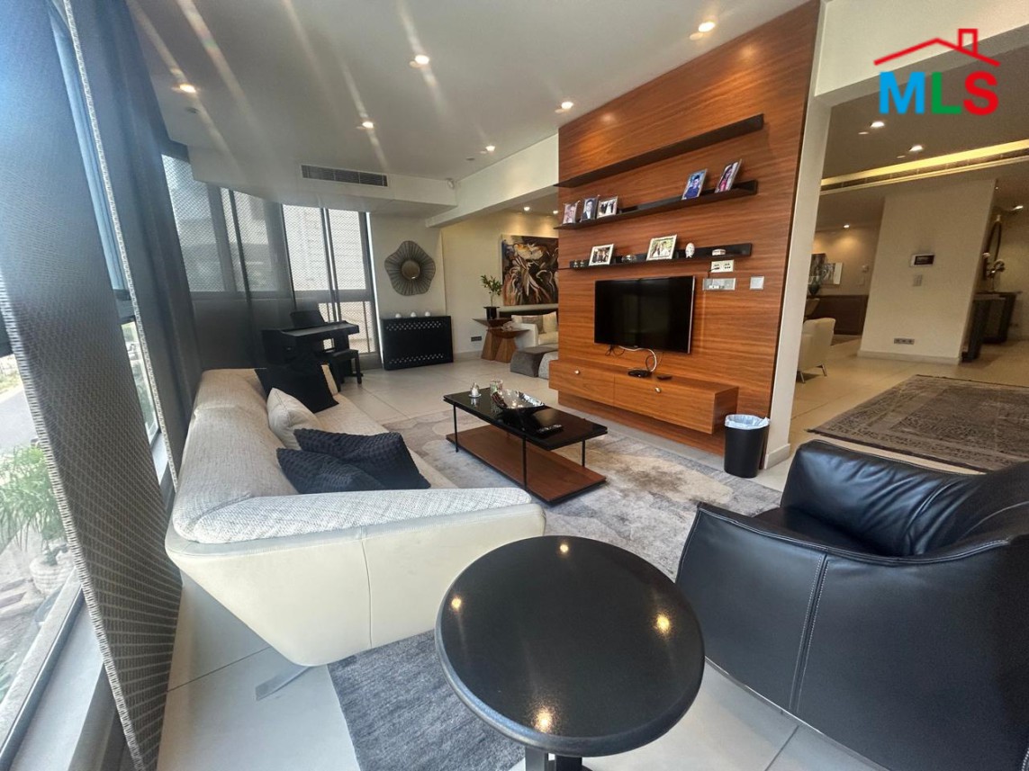 Beautiful Unfurnished 4-Bedroom Apartment for Sale In Jnah