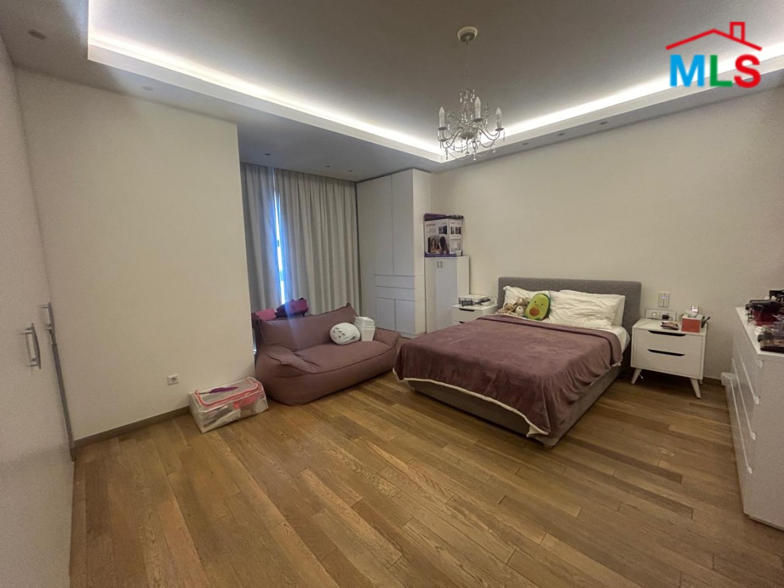 Beautiful Unfurnished 4-Bedroom Apartment for Sale In Jnah