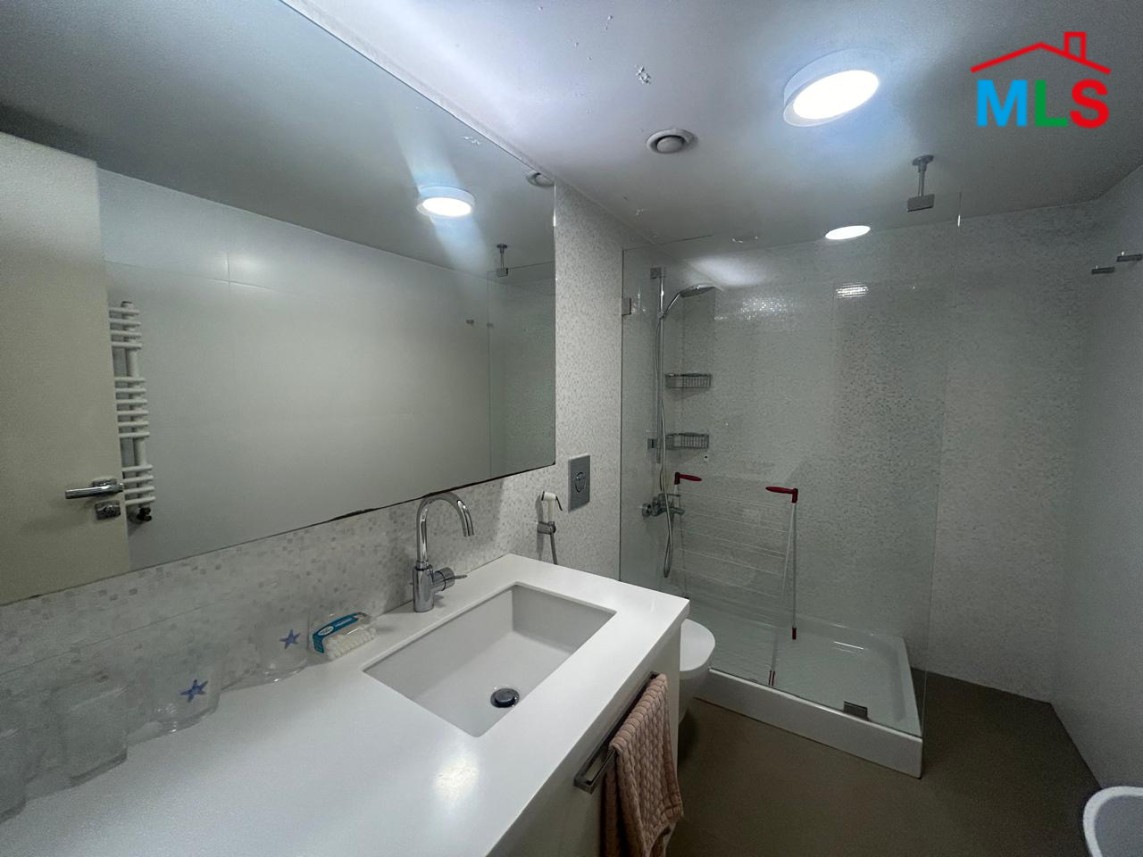 Beautiful Unfurnished 4-Bedroom Apartment for Sale In Jnah