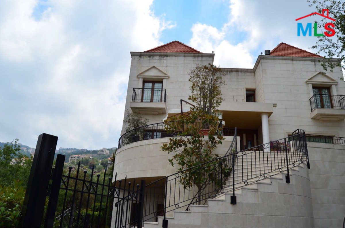 Furnished Villa with An Amazing Garden and Pool For Sale In Beit Chabeb