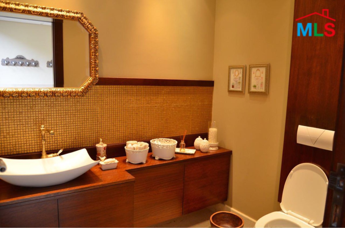 Furnished Villa with An Amazing Garden and Pool For Sale In Beit Chabeb