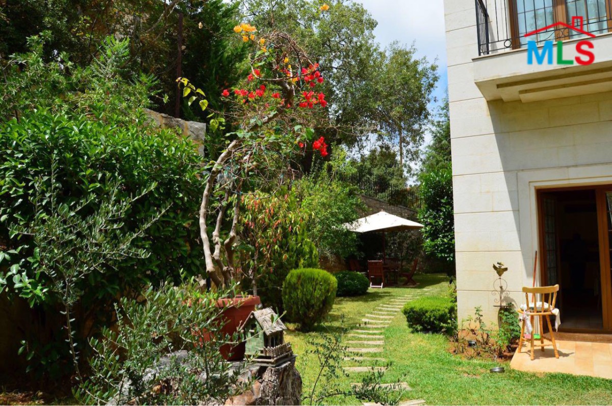 Furnished Villa with An Amazing Garden and Pool For Sale In Beit Chabeb