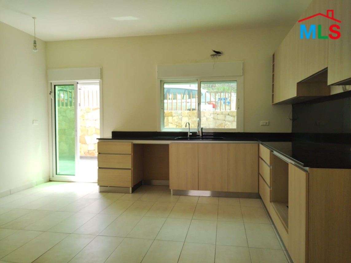 Spacious Apartment with Terrace & Sea View For Sale In Chnaniir