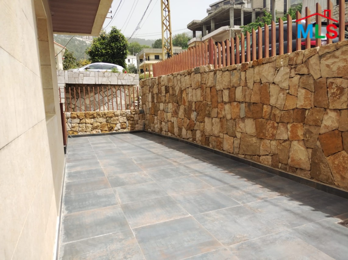 Spacious Apartment with Terrace & Sea View For Sale In Chnaniir