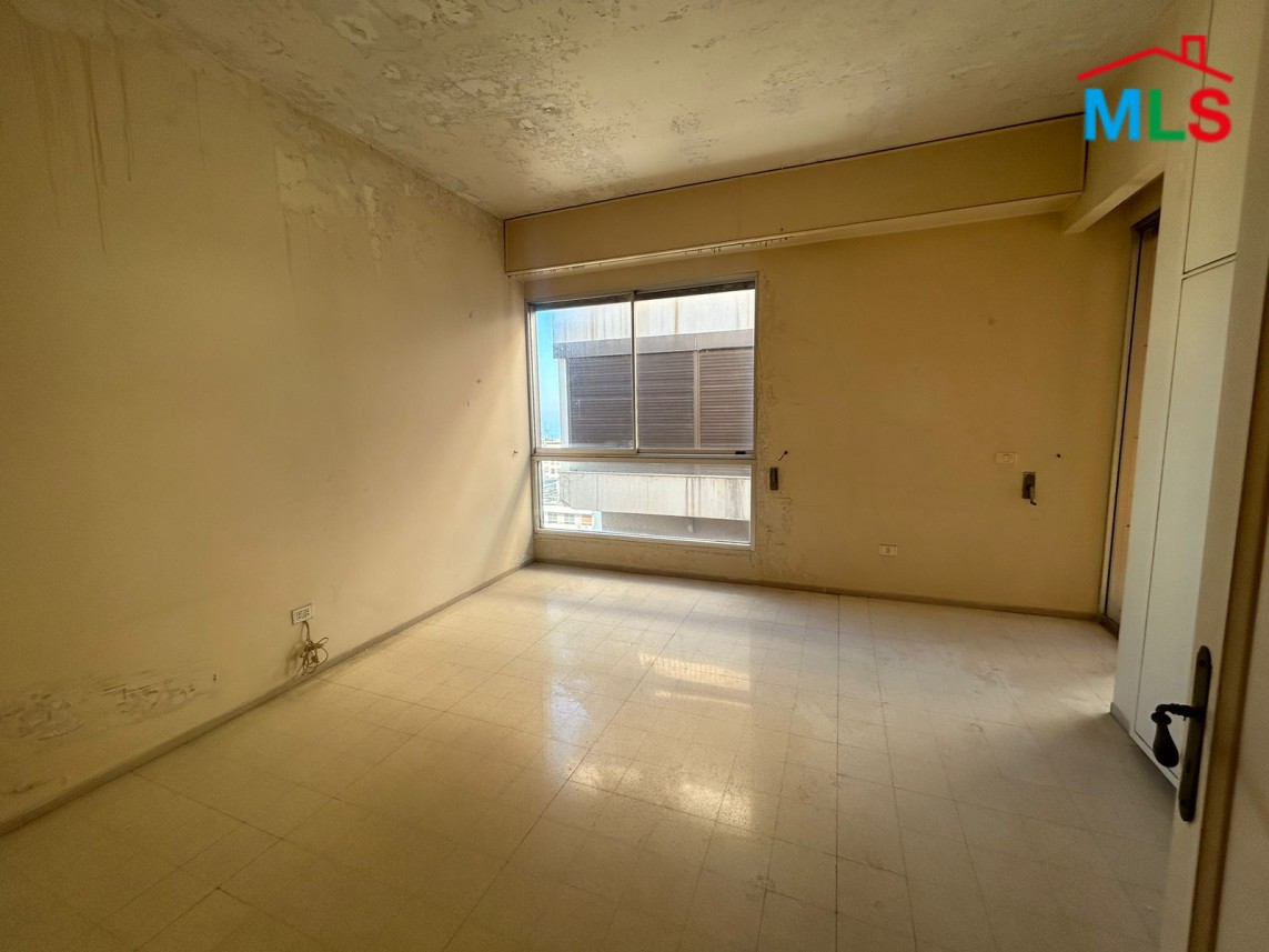 Fixer-Upper! Spacious Apartment In Tallet El-Khayat, Beirut For Sale