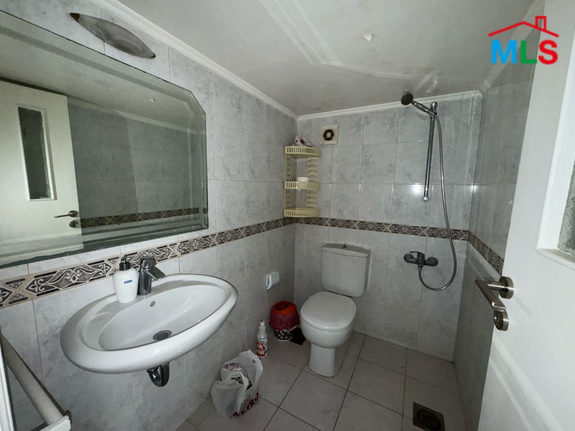 Spacious Apartment For Sale in Ain Al Remmane
