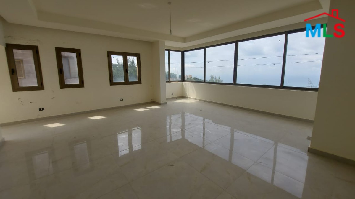 Spacious Apartment for Sale In Halat With A Beautiful View