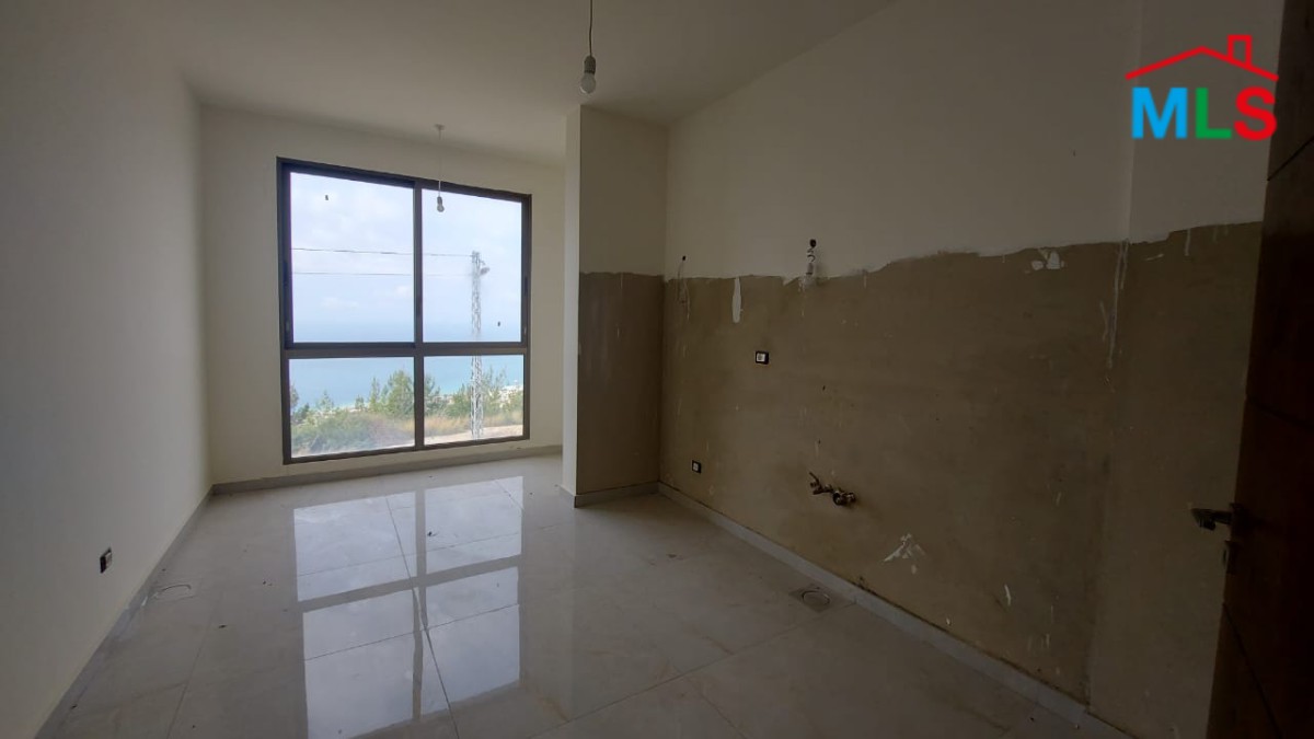 Spacious Apartment for Sale In Halat With A Beautiful View