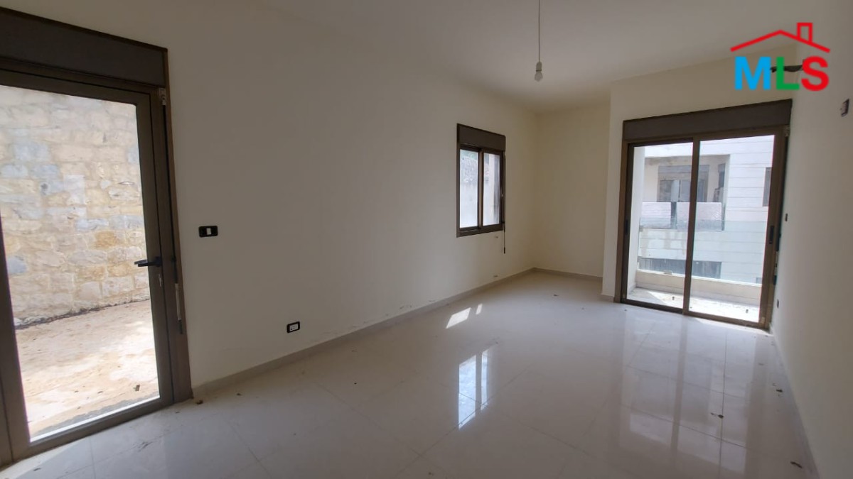 Spacious Apartment for Sale In Halat With A Beautiful View